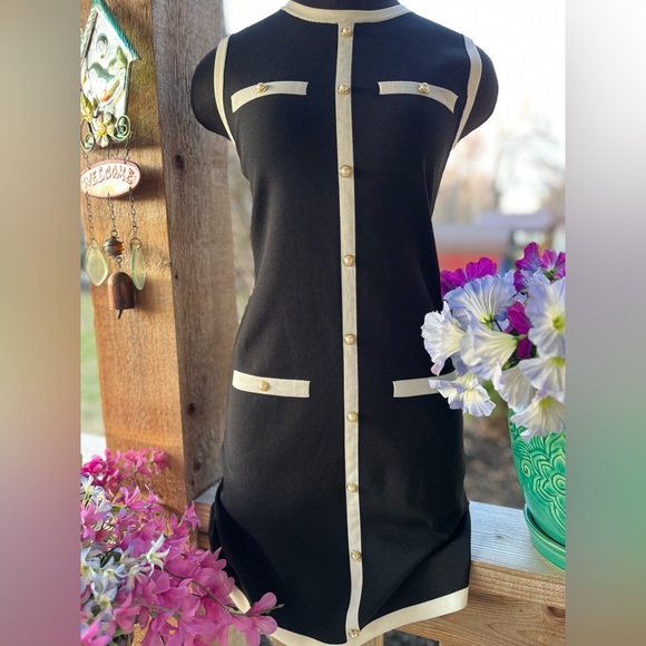 Sincerly Jules Dresses & Skirts - Sincerely Jules Black & Ivory Sleeveless Classic Knit Sheath Dress w Faux Pearl